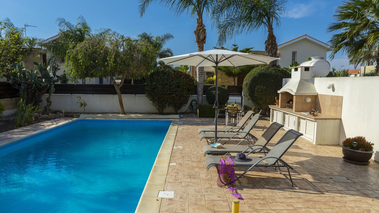 Photo of Outdoor in Pervolia