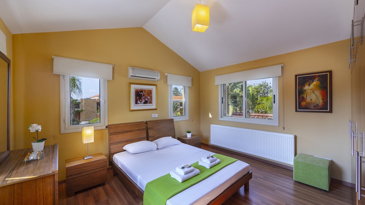Photo of Bedroom in Pervolia
