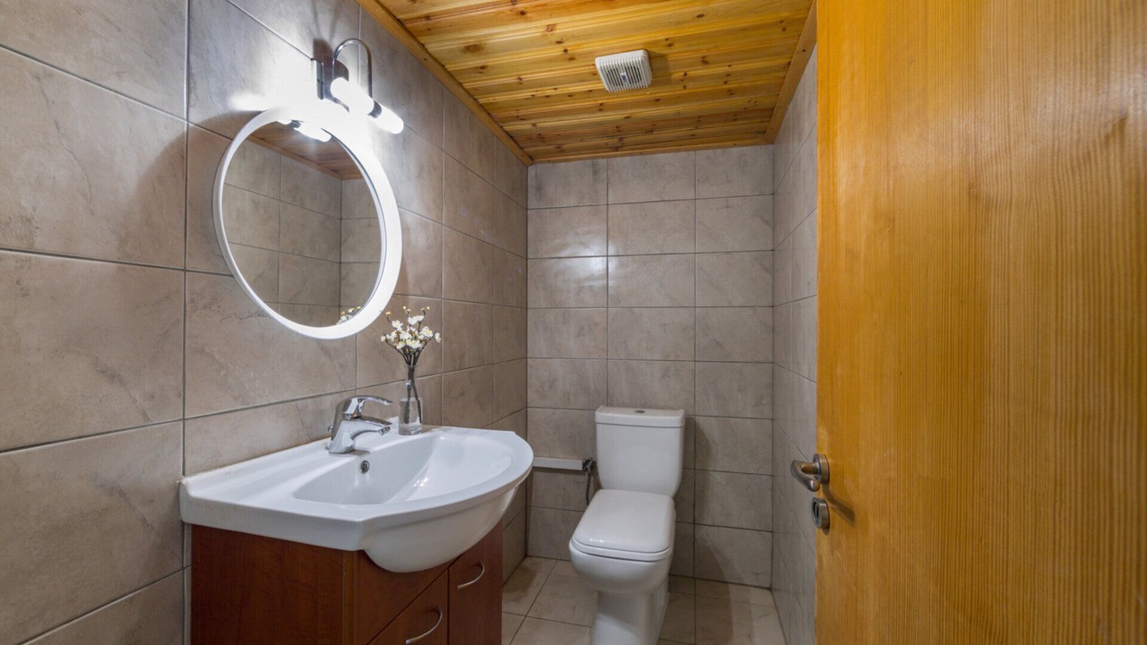Photo of Bathroom in Platres
