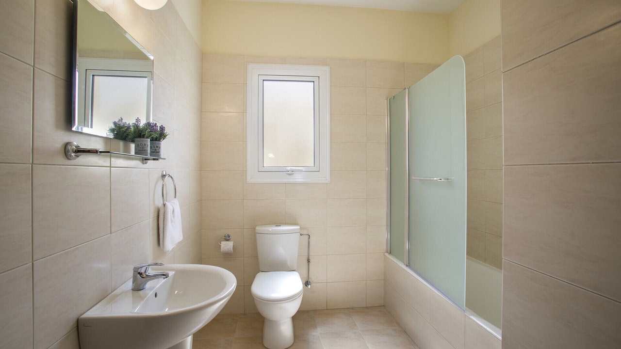 Photo of Bathroom in Pernera