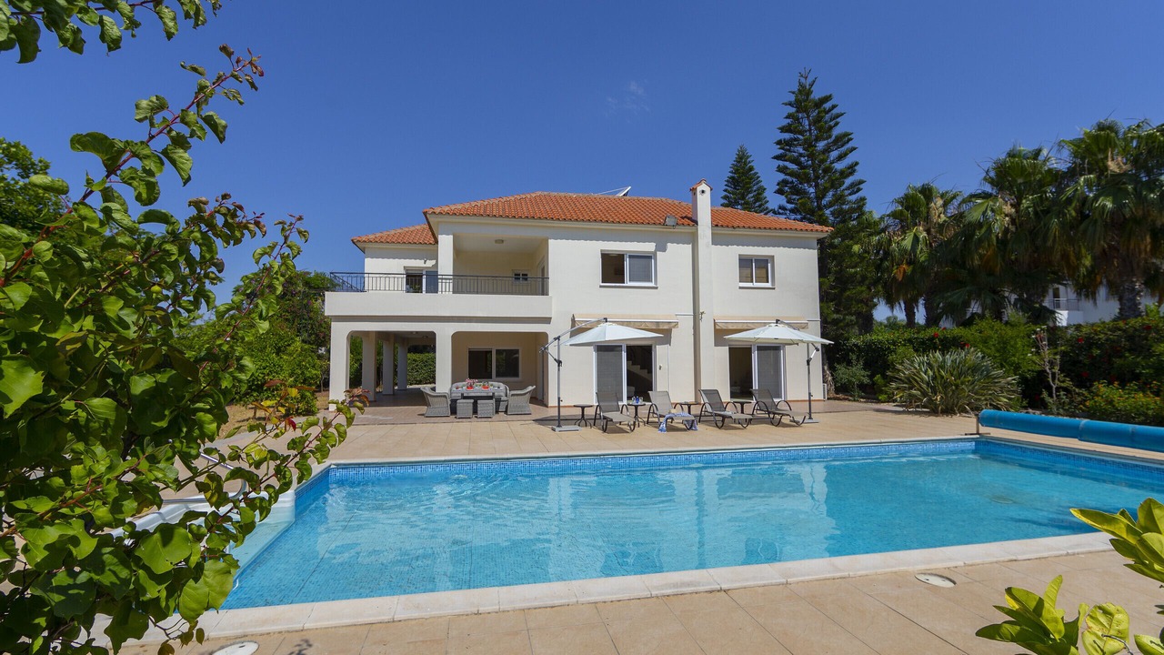 Photo of Outdoor in Pervolia