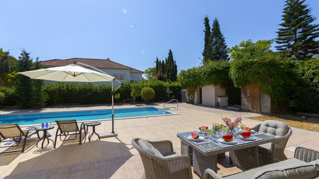 Photo of Outdoor in Pervolia