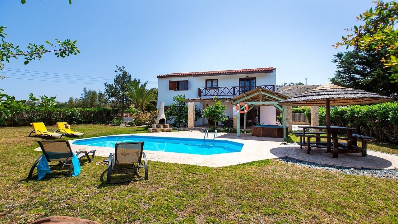 Photo of Outdoor in Pomos