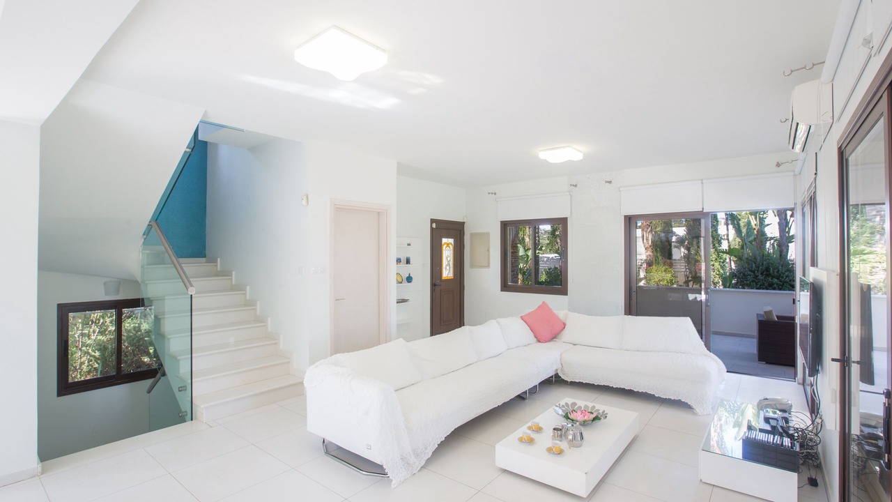 Photo of Livingroom in Cape Greko