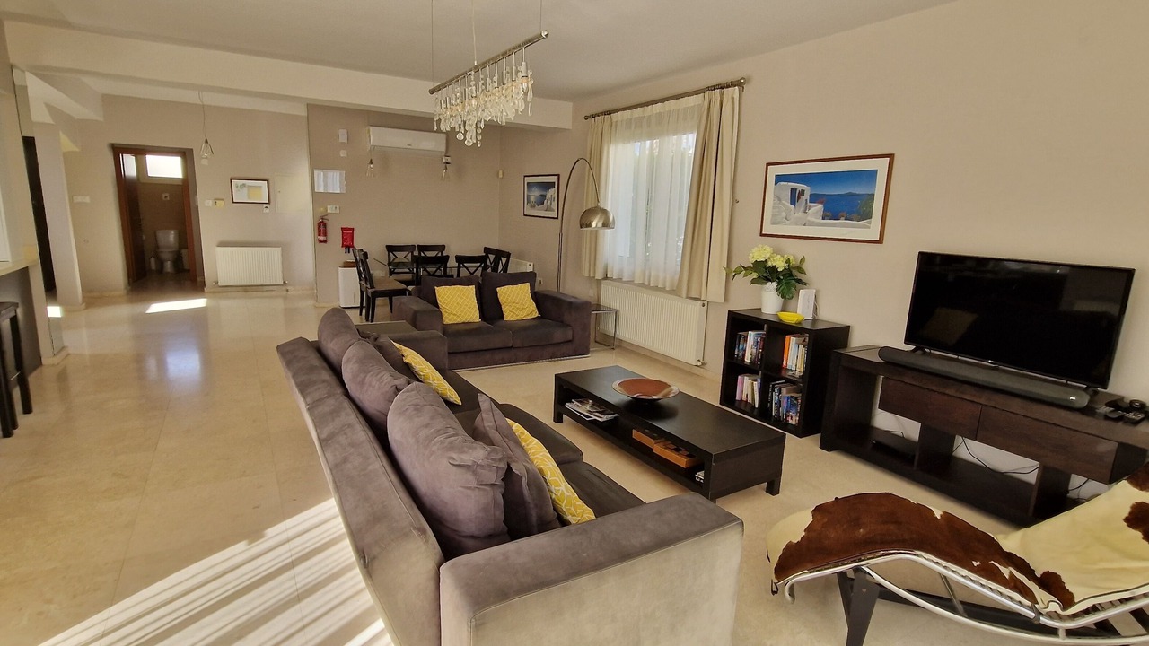 Photo of Livingroom in Pervolia