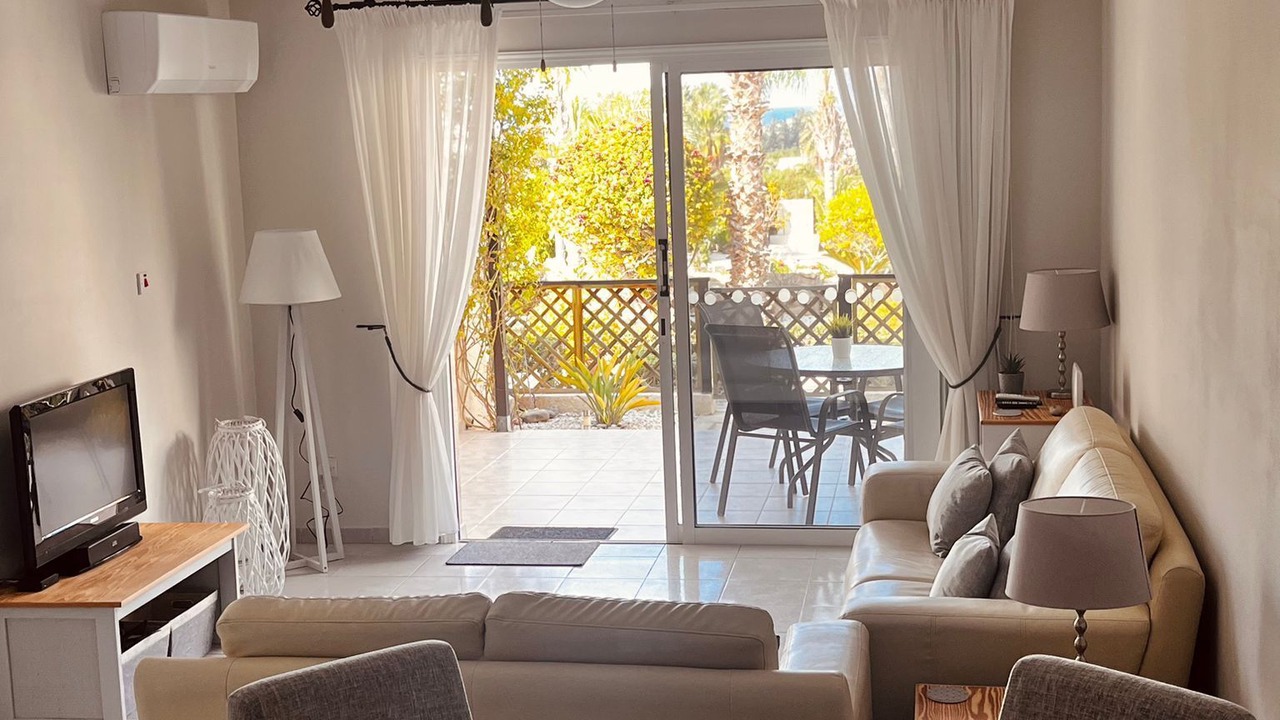 Photo of Livingroom in Peyia Town