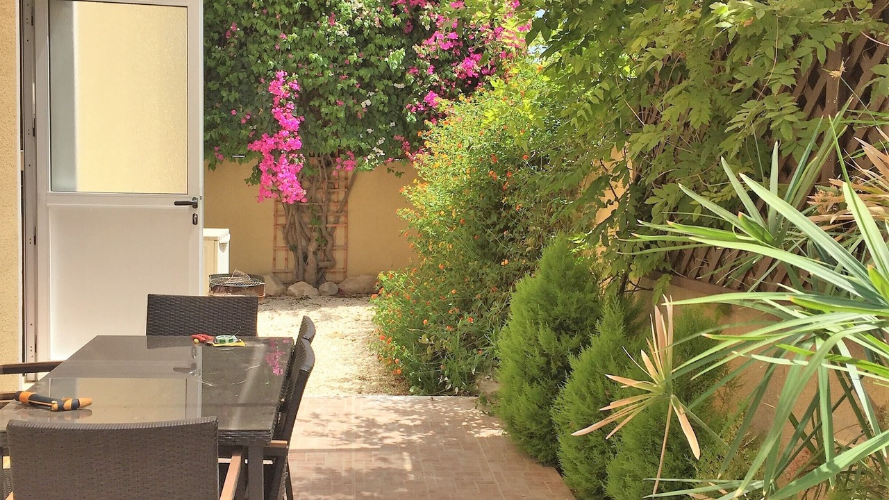Photo of Outdoor in Emba