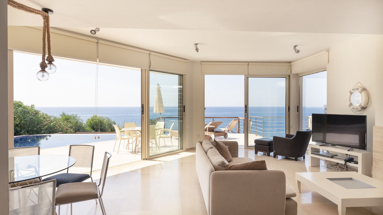Photo of Livingroom in Pomos