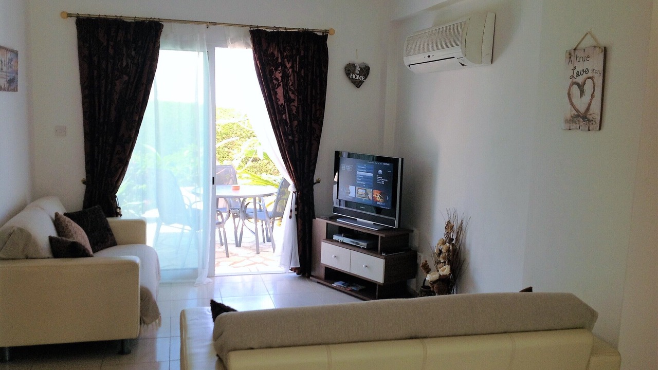 Photo of Livingroom in Peyia Town