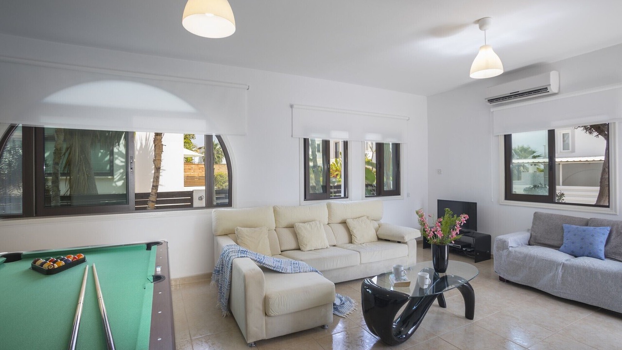 Photo of Livingroom in Cape Greko