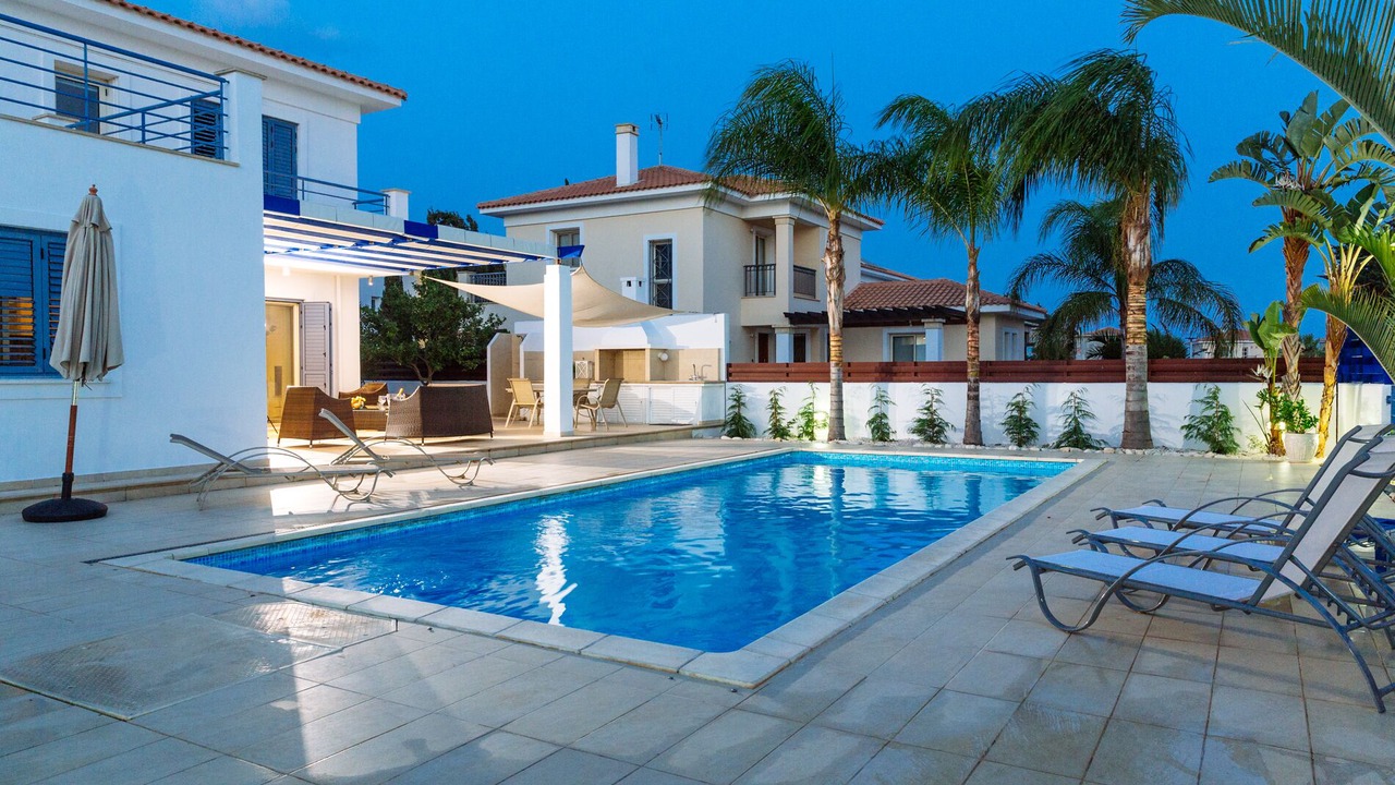 Photo of Outdoor in Pervolia