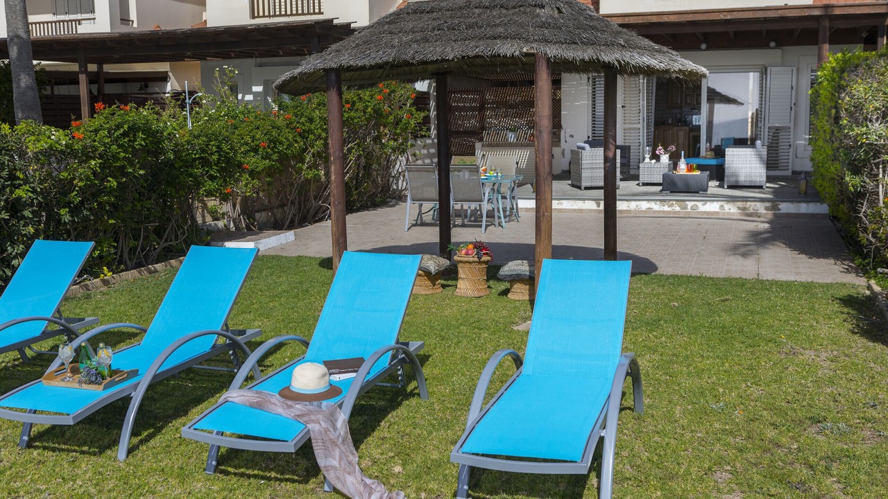 Photo of Outdoor in Meneou