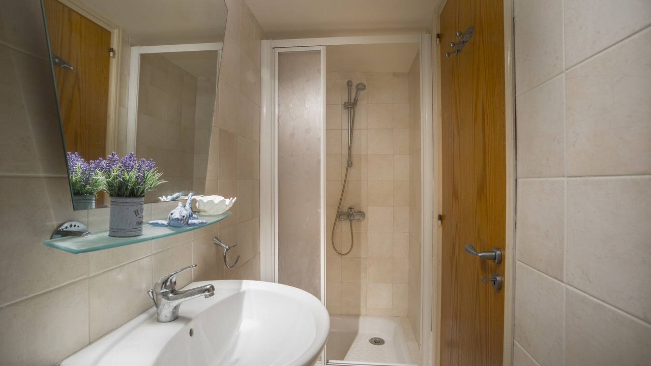 Photo of Bathroom in Meneou