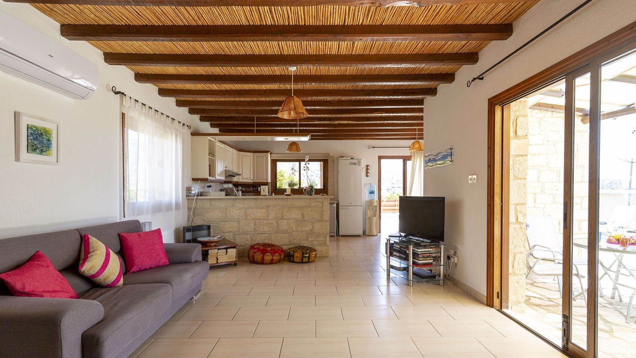 Photo of Livingroom in Peyia Town