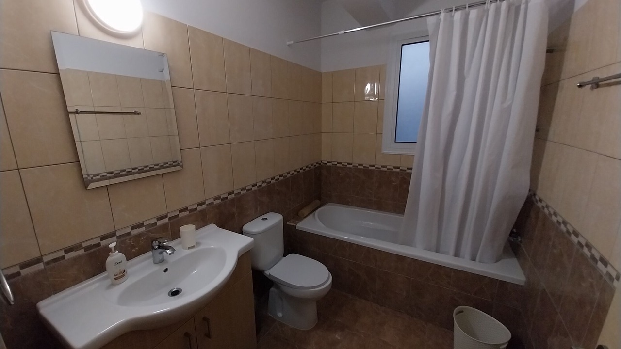 Photo of Bathroom in Alethriko