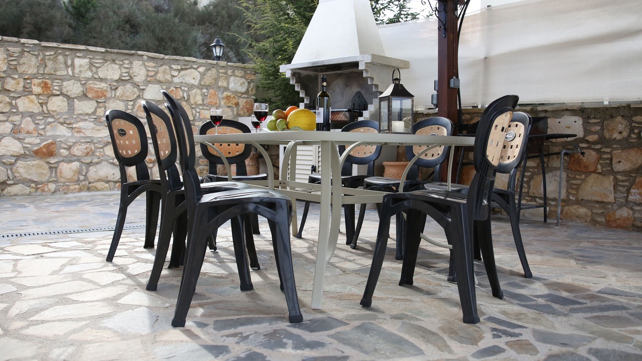 Photo of Outdoor in Theletra