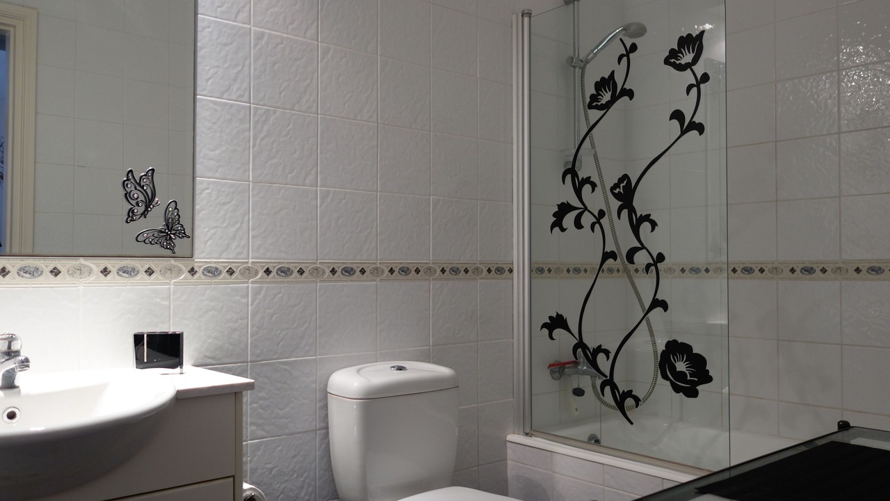 Photo of Bathroom in Peyia Town