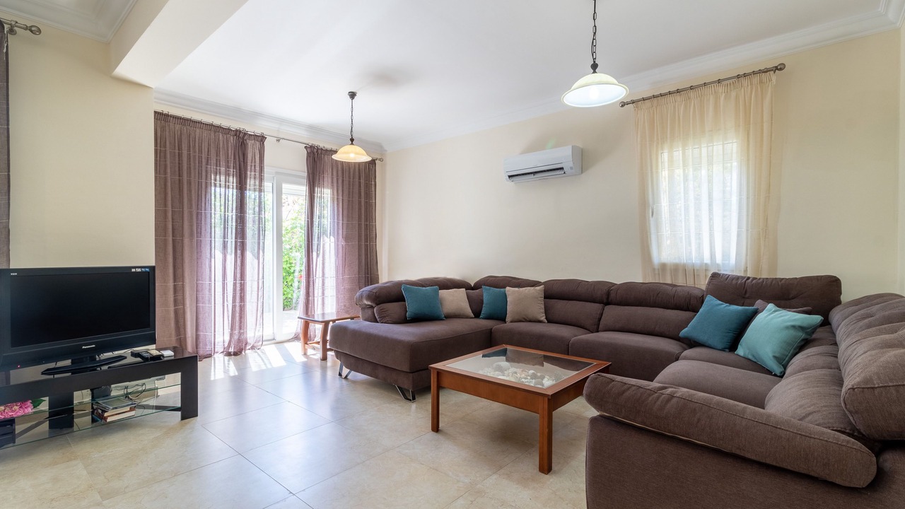 Photo of Livingroom in Pegeia
