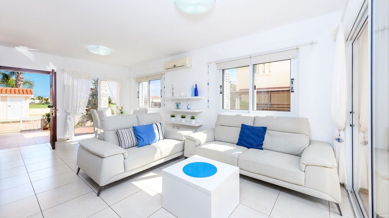 Photo of Livingroom in Ayia Thekla