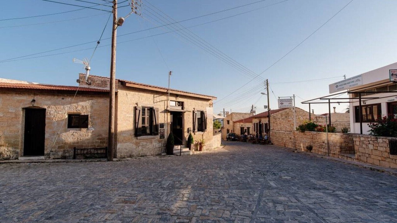 Photo of Outdoor in Anogyra