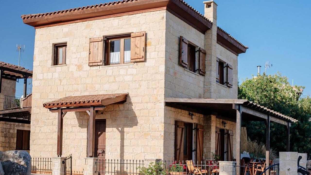 Photo of Outdoor in Anogyra
