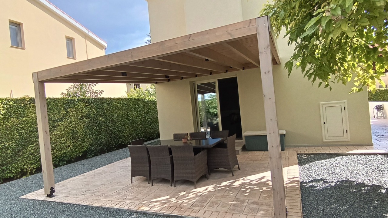 Photo of Outdoor in Pervolia