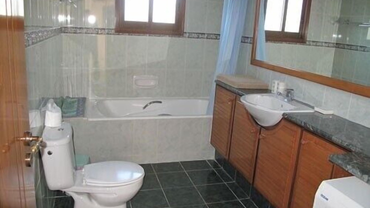 Photo of Bathroom in Polis