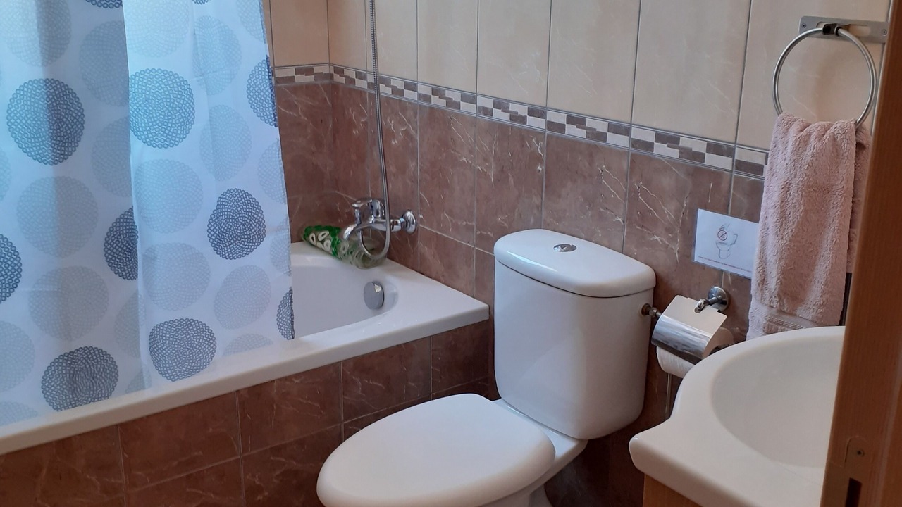 Photo of Bathroom in Alethriko