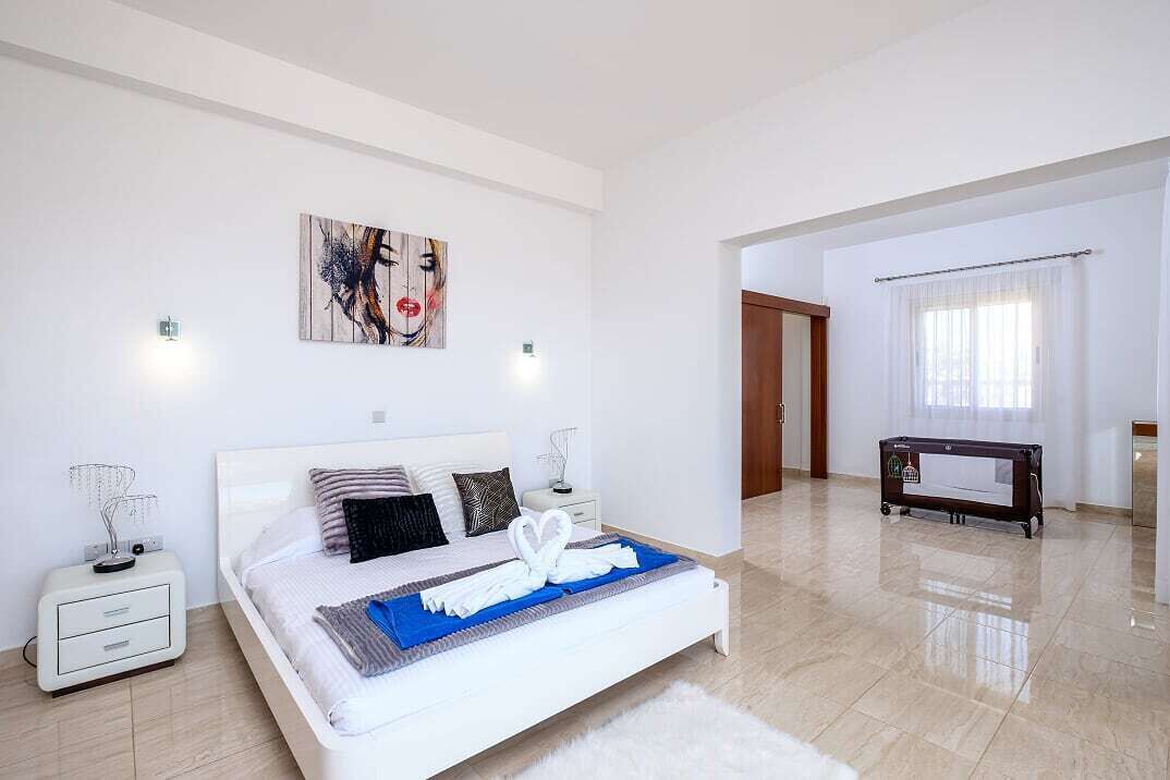 Photo of Bedroom in Peyia Town