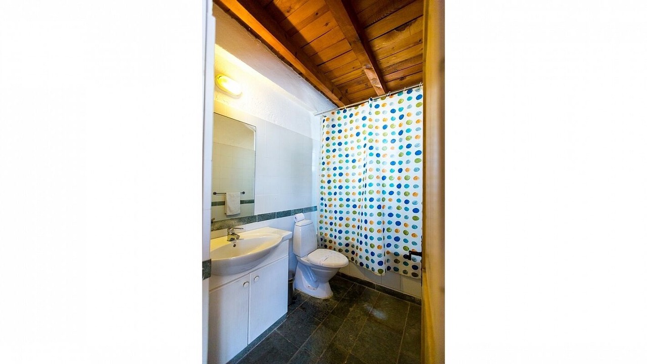 Photo of Bathroom in Pomos