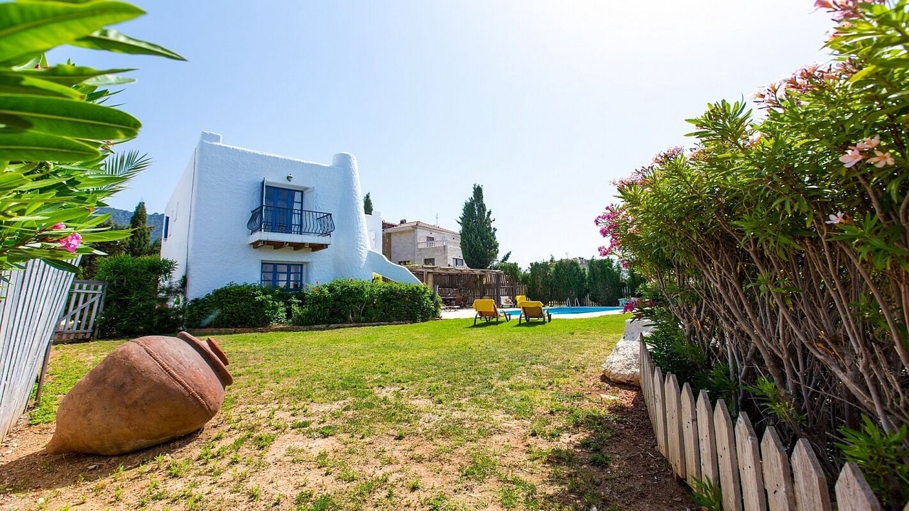 Photo of Outdoor in Pomos