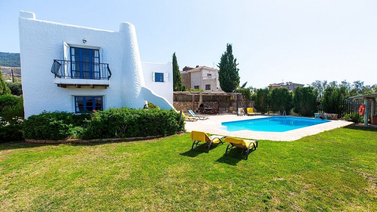 Photo of Outdoor in Pomos