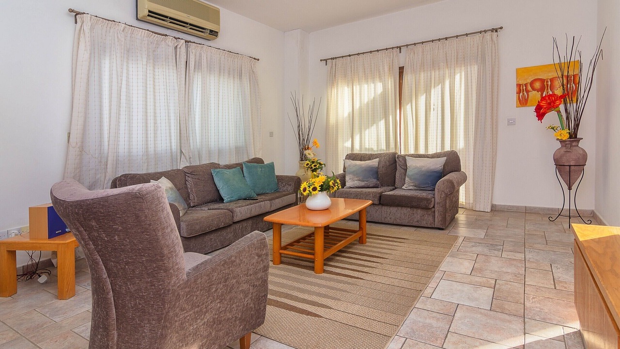 Photo of Livingroom in Peyia Town