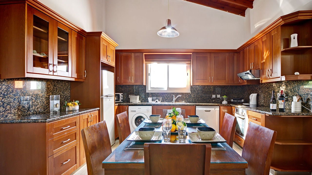 Photo of Kitchen in Latsi