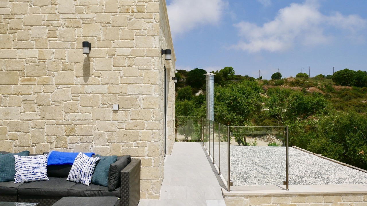 Photo of Patio Balcony in Tsada