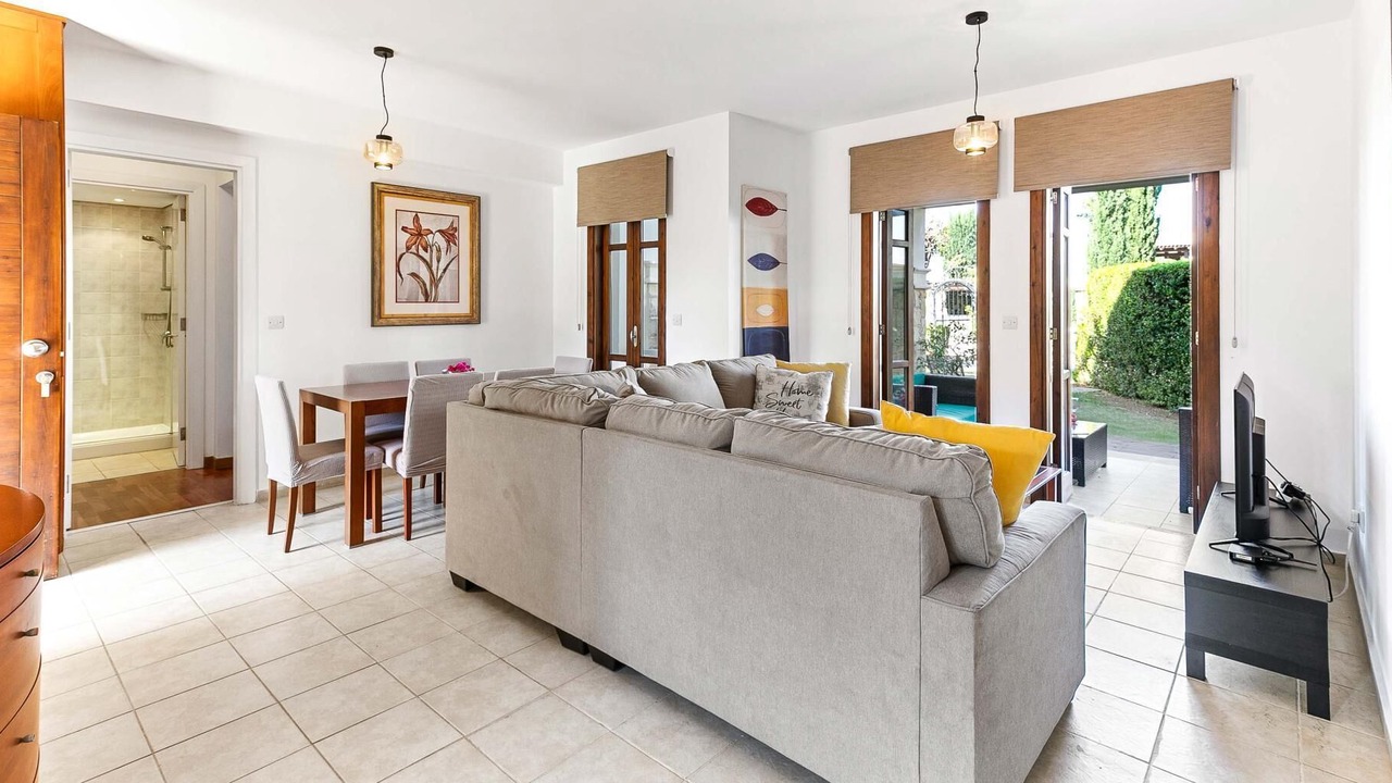 Photo of Livingroom in Aphrodite Hills