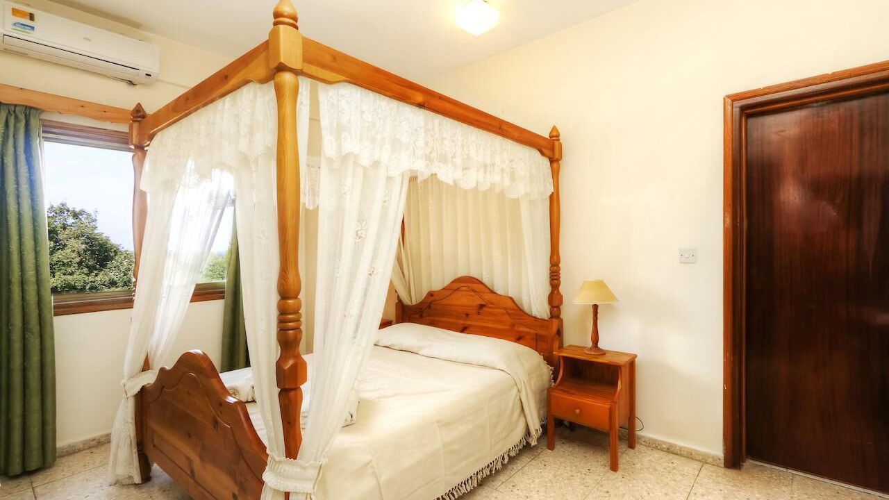 Photo of Bedroom in Polis