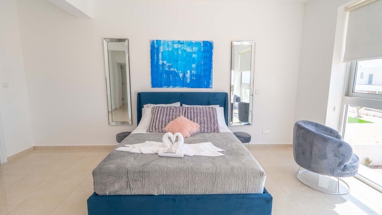 Photo of Bedroom in Peyia Town