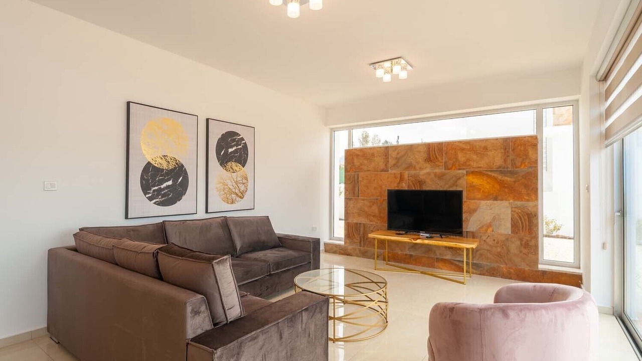 Photo of Livingroom in Peyia Town