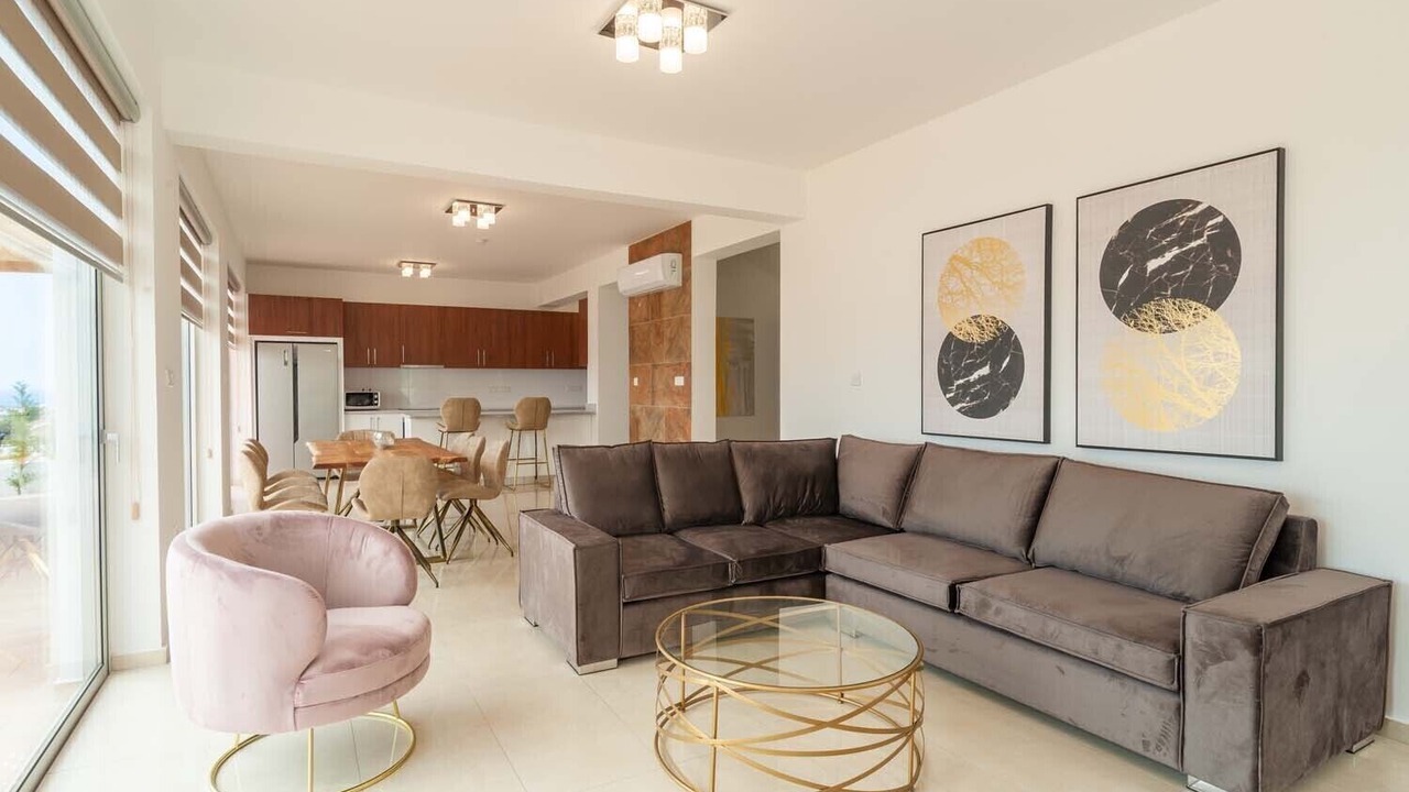 Photo of Livingroom in Peyia Town