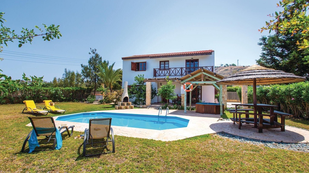 Photo of Outdoor in Pomos