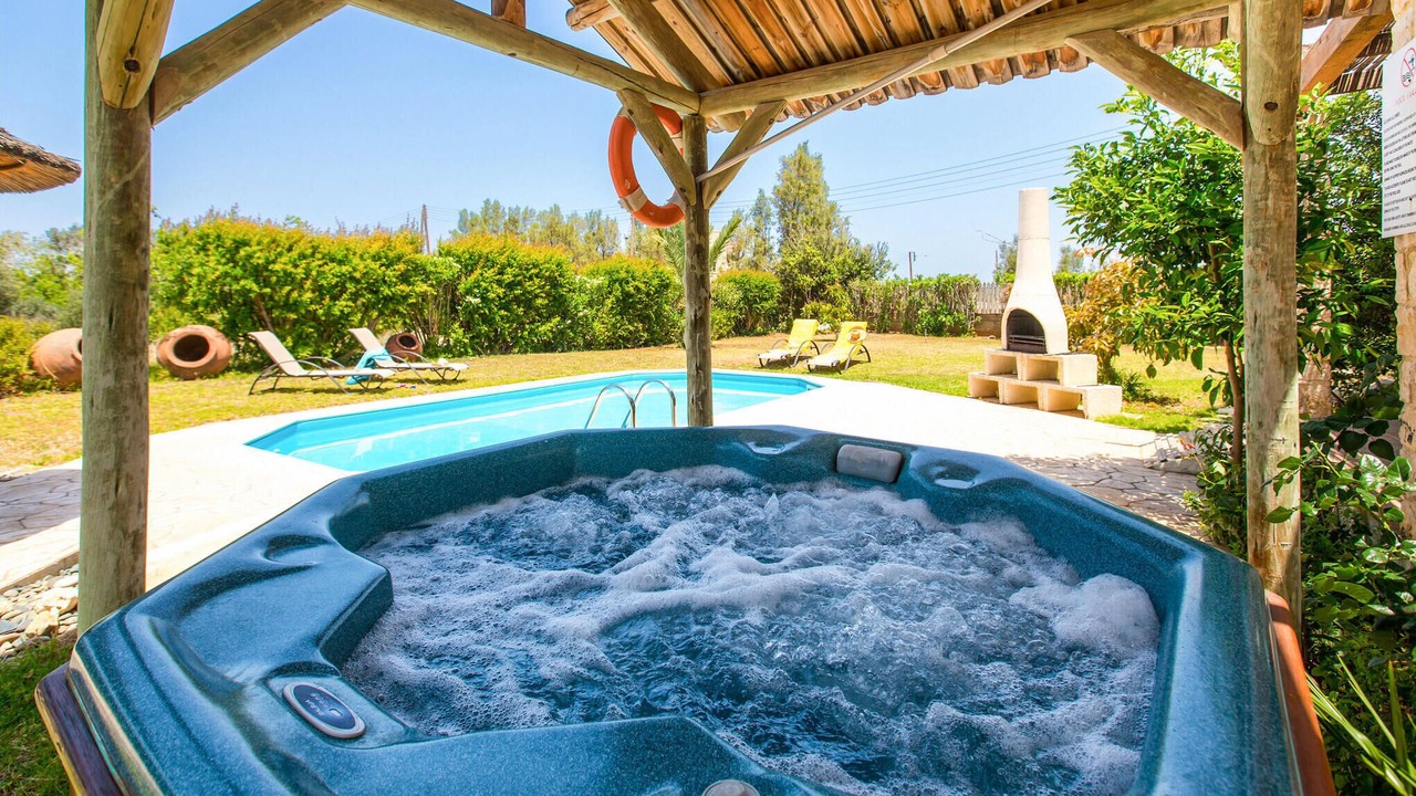Photo of Outdoor in Pomos