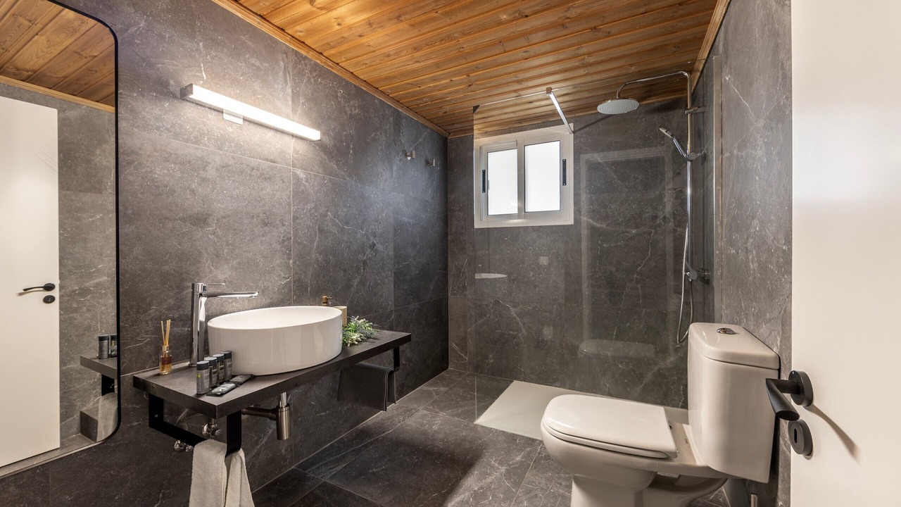 Photo of Bathroom in Platres
