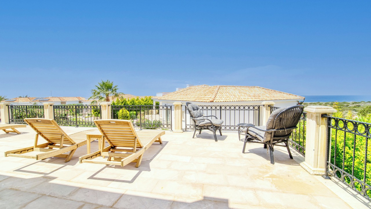 Photo of Patio Balcony in Esentepe