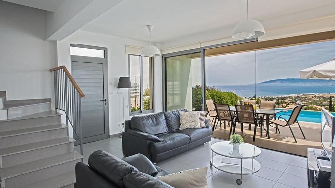 Photo of Livingroom in Latchi