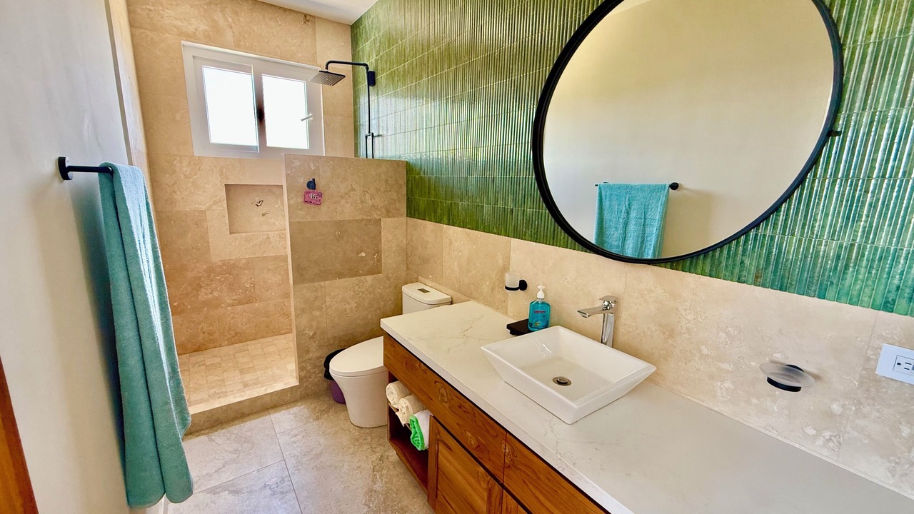 Photo of Bathroom in Pacific Marlin