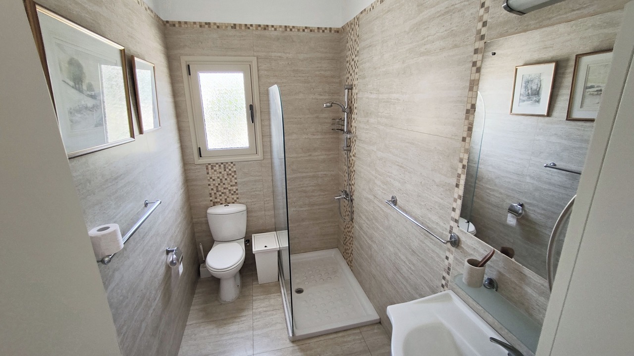 Photo of Bathroom in Pano Arodhes
