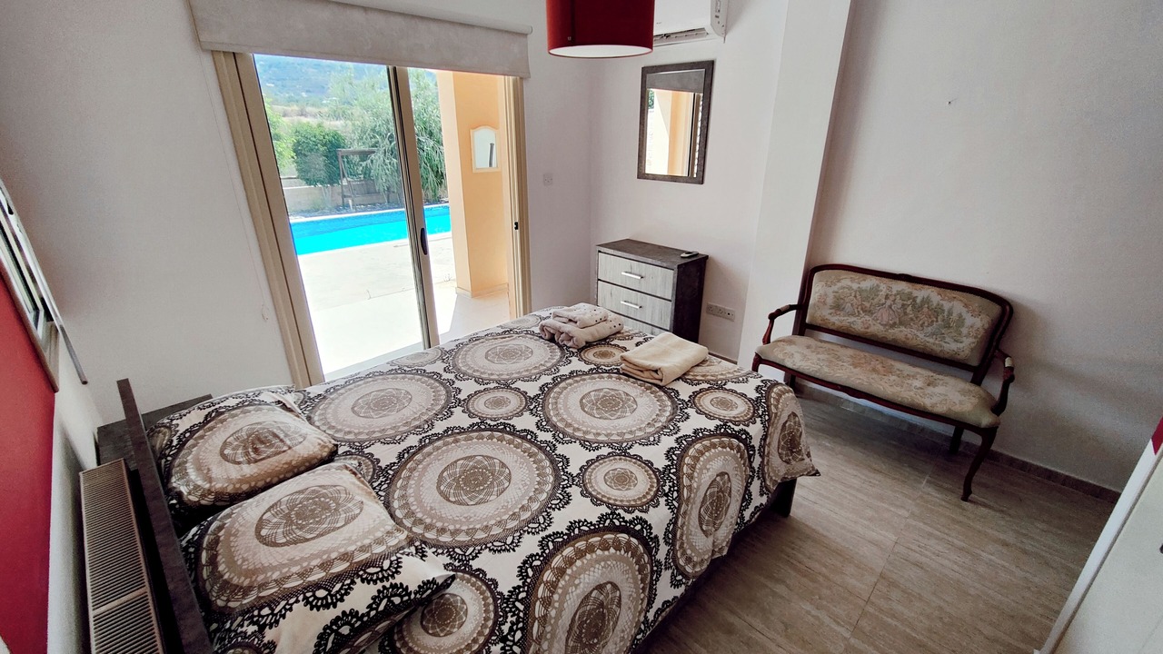 Photo of Bedroom in Pano Arodhes
