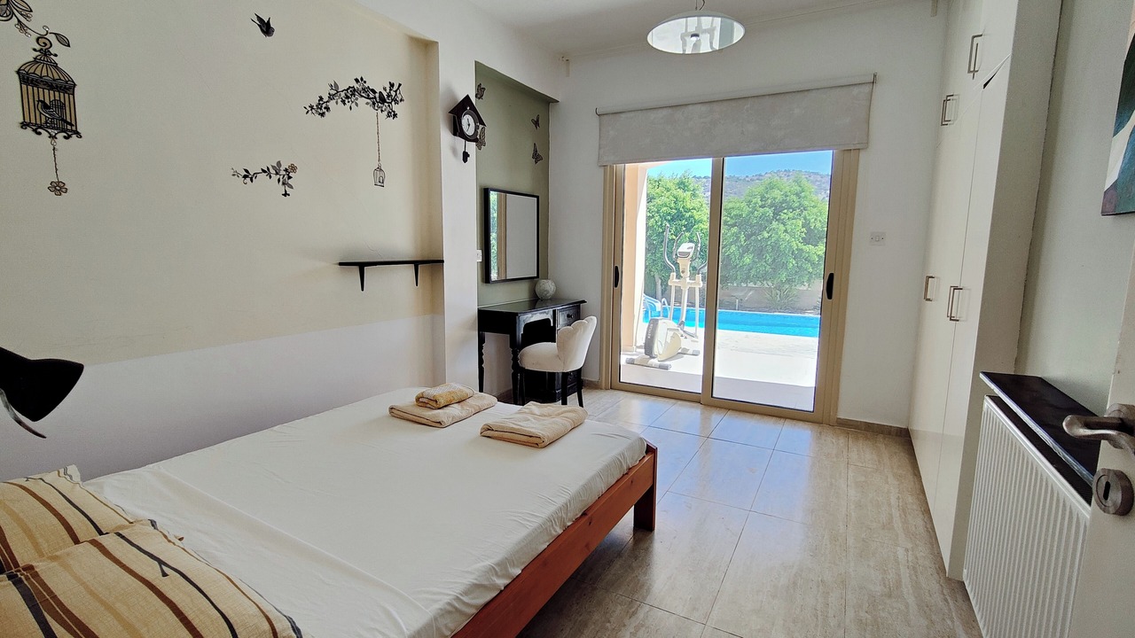Photo of Bedroom in Pano Arodhes