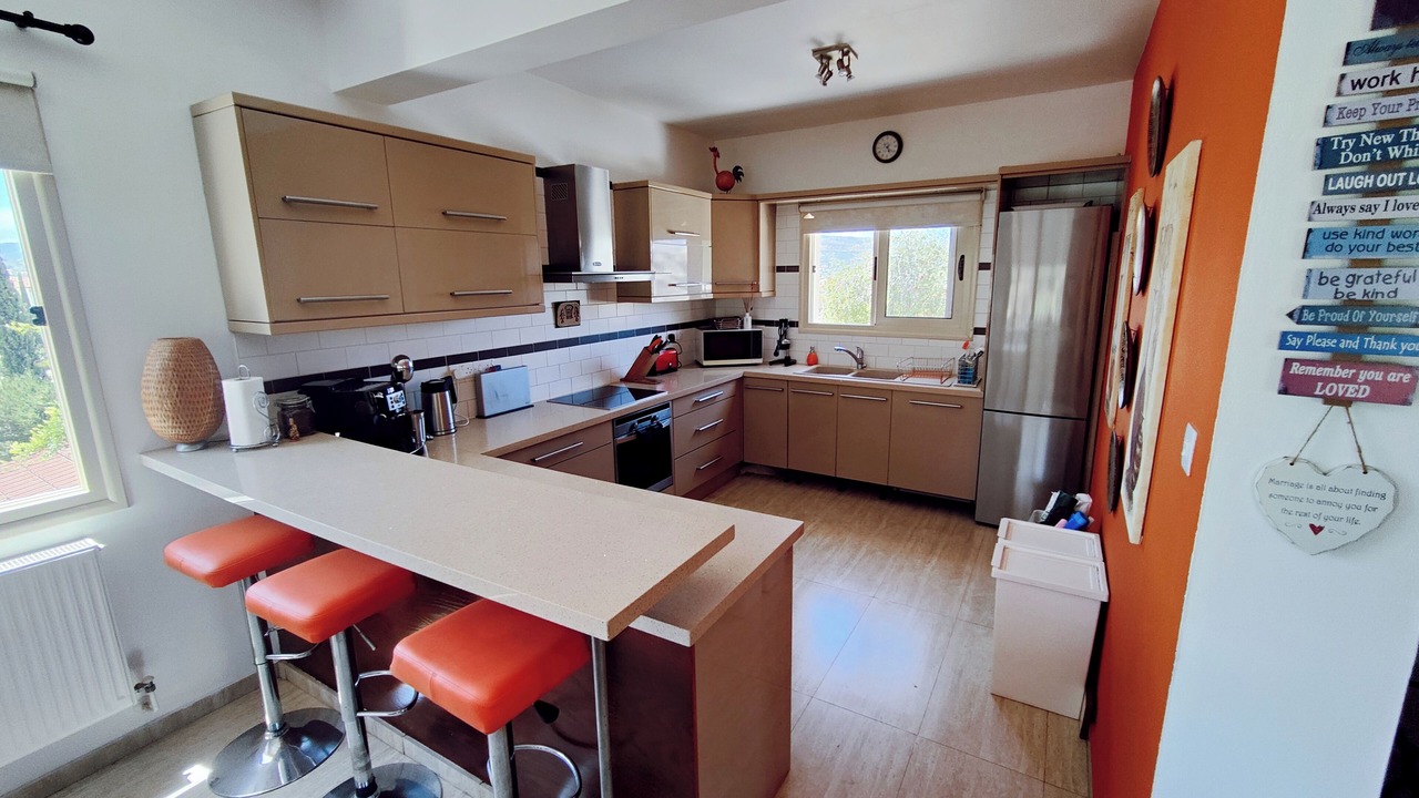 Photo of Kitchen in Pano Arodhes